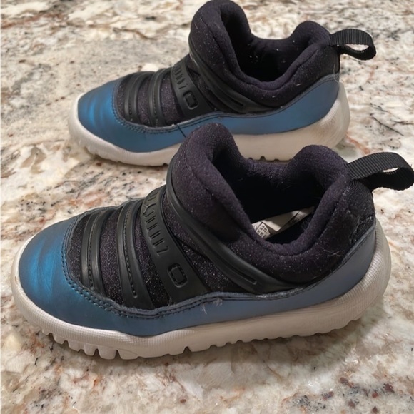 Air Jordan 11 Retro Little Flex - Picture 4 of 12